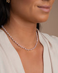 Sparkling ketting voor vrouwen met rose quartz steentjes en gouden accenten