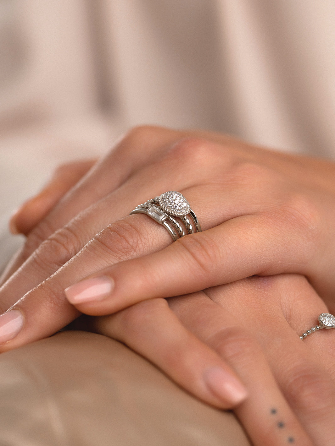 Zilveren ringen met edelstenen voor dames