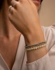 Zilveren armbanden stack met echte gaat edelstenen in de kleur beige